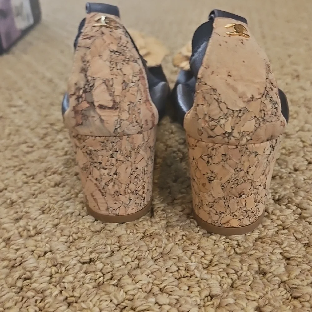 CHANEL Navy and Cream Flats with Floral Accent - Picture 7 of 14